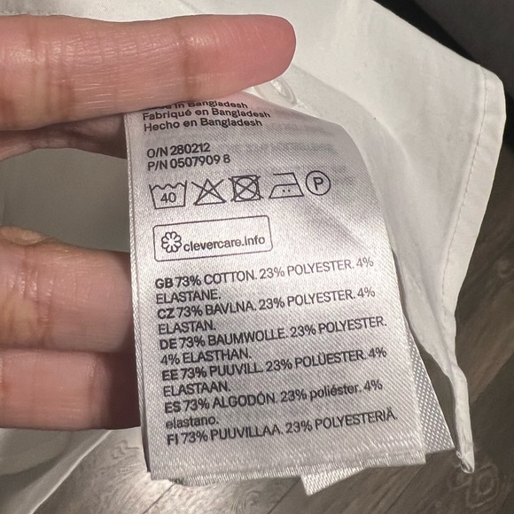 H&M white button up dress shirt. Size 4 worn once - Picture 4 of 4